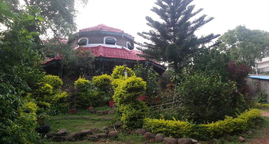 Evelyn's Own Homestay, Pachmarhi 5
